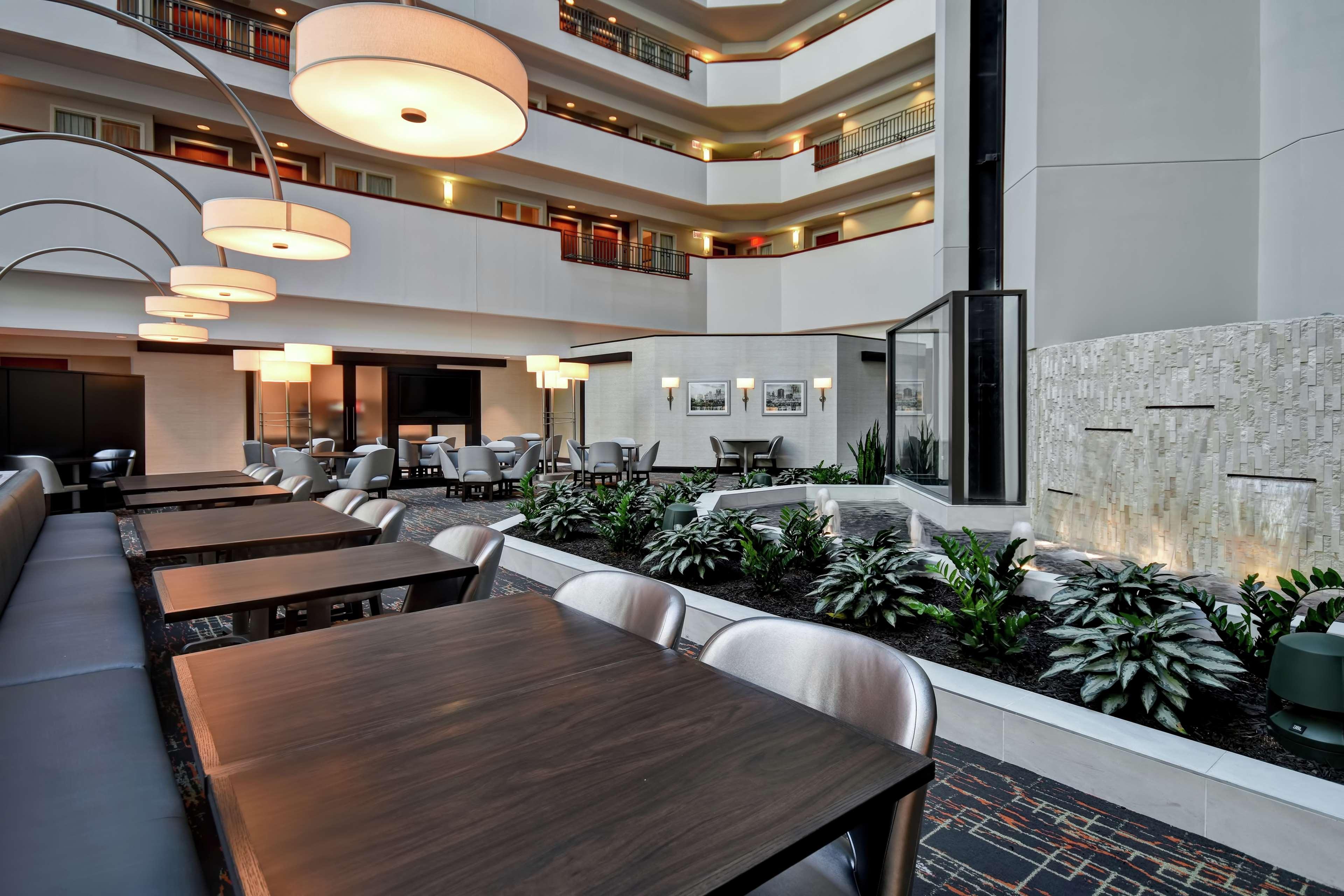 Embassy Suites Литл-Рок Экстерьер фото